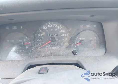 2005 Mercury Grand Marquis Ls/Lse from USA, damaged, VIN 2MEFM75W15X628841